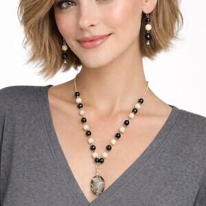 Zebra Agate Jasper Tear drop Cabochon 1 3/4 inches Black White 20 inches